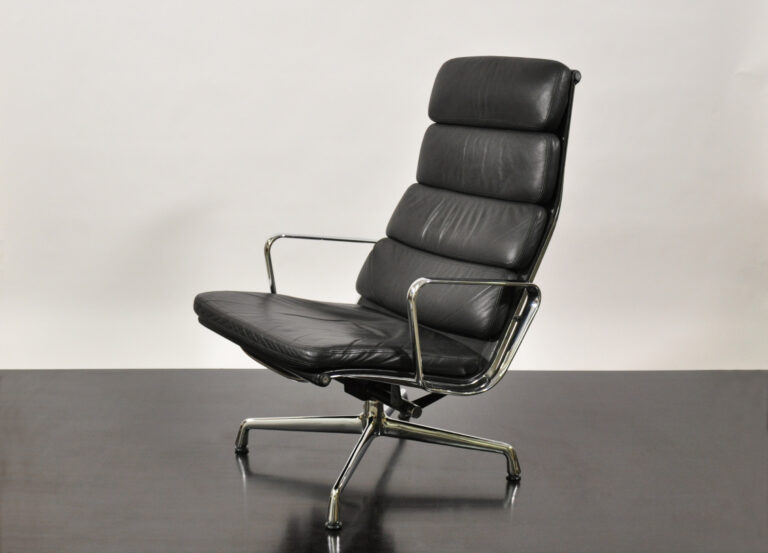 Soft Pad Chair EA222 schwarz